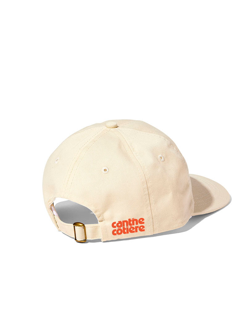 Une casquette unisexe, fabriquée ici, avec amour par nos amis de C'est beau. Disponible en 2 couleurs. La Cantine Côtière est née le 11 juillet 2020, en plein contexte pandémique et agit comme une garde côtière culinaire québécoise.
La brigade côtière, tout comme la garde côtière, garde côte à côte un lieu rassembleur et un garde-manger québécois.